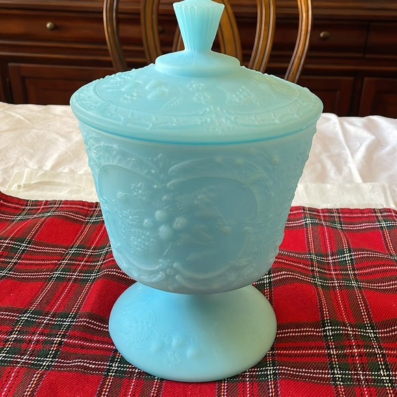 VTG Fenton blue satin glass Wild Strawberry footed with lid bowl - Picture 6 of 12